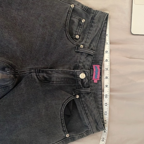 EDIKTED Petite Raelynn Washed Low Rise Jeans - Picture 6 of 6